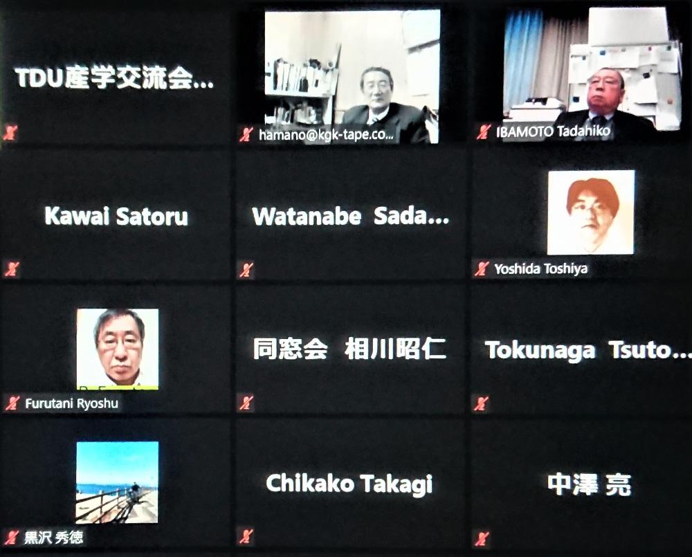 浜野会長がオンラインでコンテストの発表を審査（上段中央）.jpg
