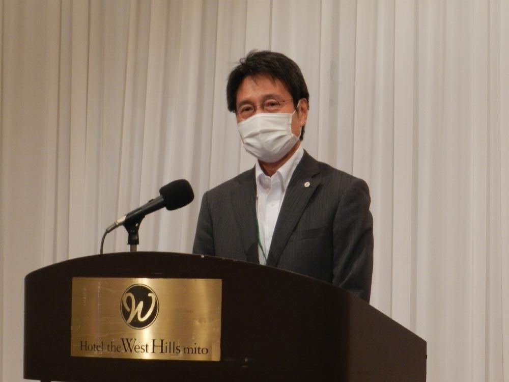 茨城産業人クラブ-講演する太田寛行茨城大学長.jpg