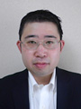 鈴木真央氏